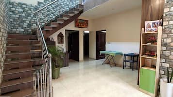 House, 3 Bedrooms, Smoking | Living room