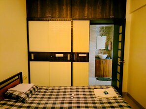1 chambre, fer et planche à repasser, Wi-Fi, draps fournis