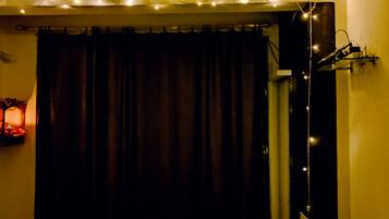 1 chambre, fer et planche à repasser, Wi-Fi, draps fournis