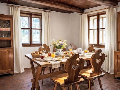 Wonderful private villa for 25 guests with WIFI, TV, terrace and pets allowed