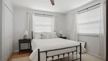 2 chambres, fer et planche à repasser, Wi-Fi gratuit, draps fournis
