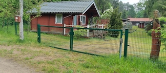 Small Swedish cabin by the lake | Sauna | Canoe | Dock included | 1 min. to the lake