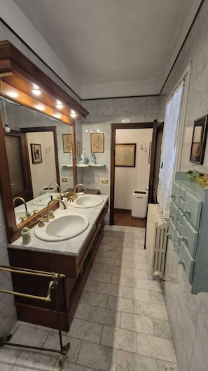 Unclassified image, 4 of 23, button - Wine Apartments Florence Soave (Firenze)