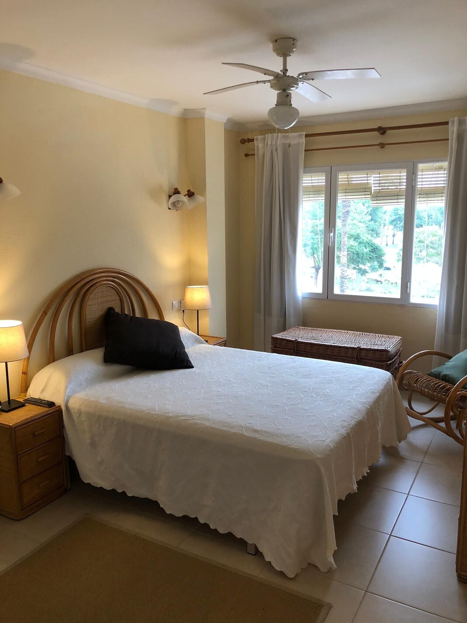 2 slaapkamers, een strijkplank/strijkijzer, wifi, beddengoed