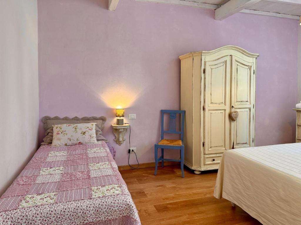 Deluxe-Apartment, Blick auf den Innenhof | Zimmersafe, Bügeleisen/Bügelbrett, Zustellbetten, kostenloses WLAN