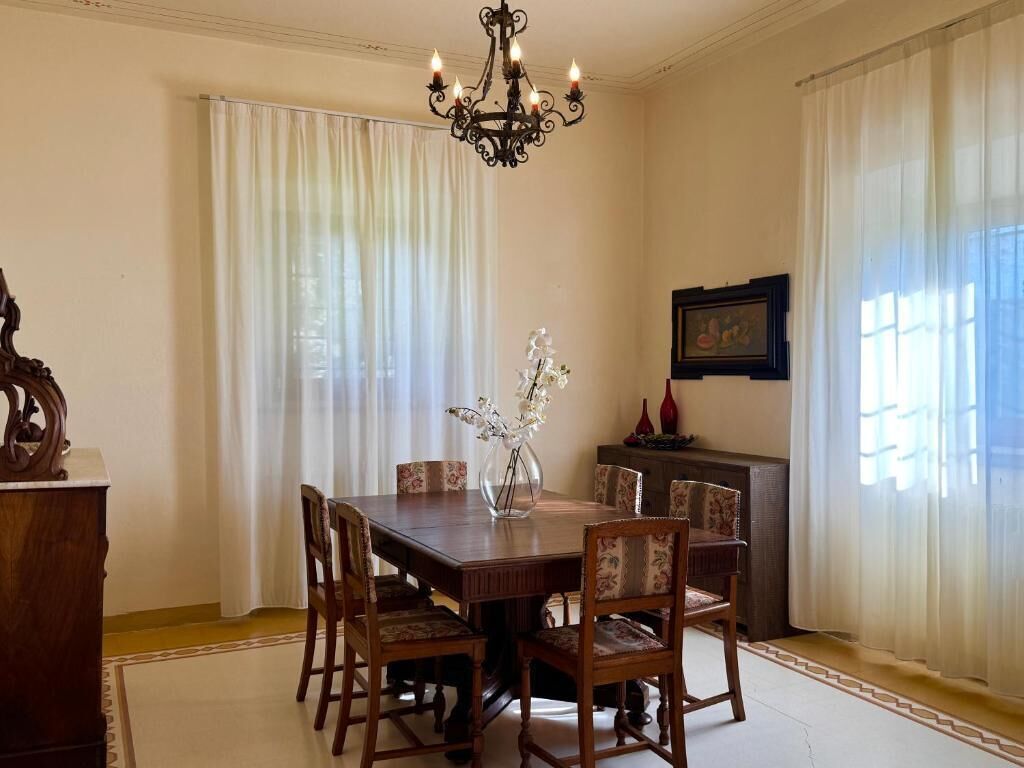 Casa Deluxe, vista piscina | Pasti