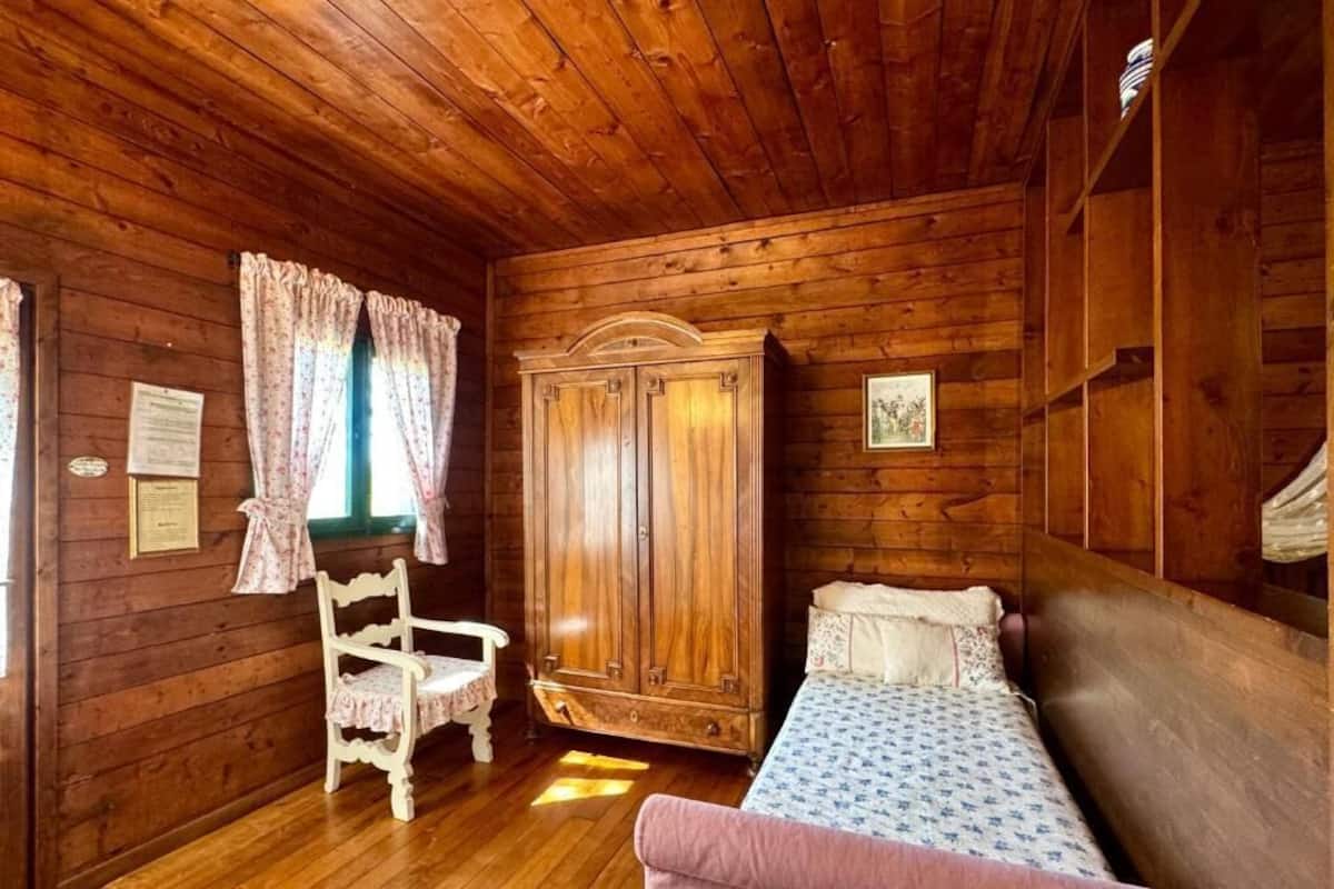 Traditional Bungalow, Pool View | In-room safe, iron/ironing board, free WiFi