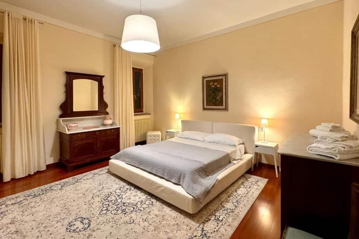 Deluxe House, Pool View | In-room safe, iron/ironing board, free WiFi