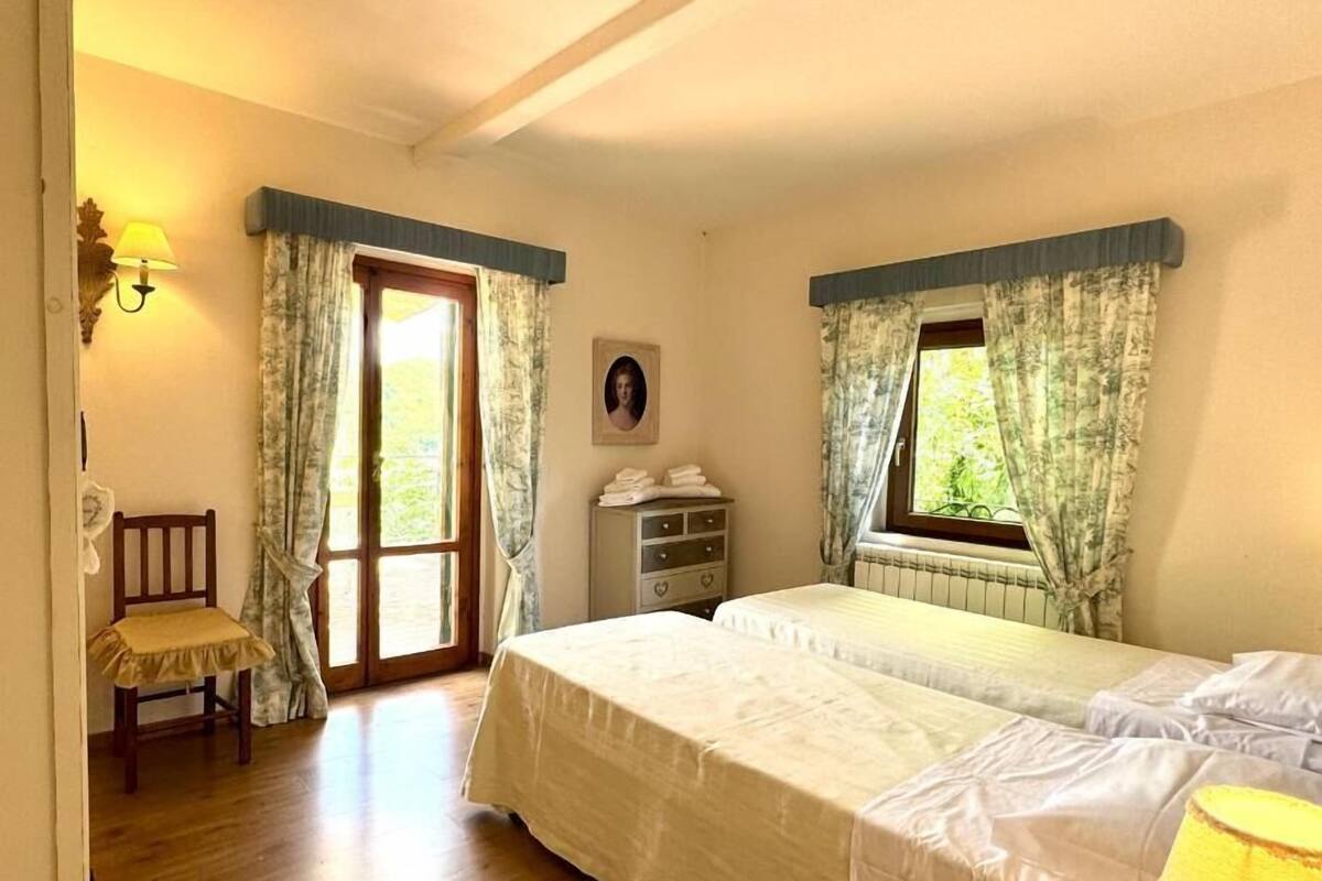 Deluxe Apartment, Vineyard View | In-room safe, iron/ironing board, free WiFi