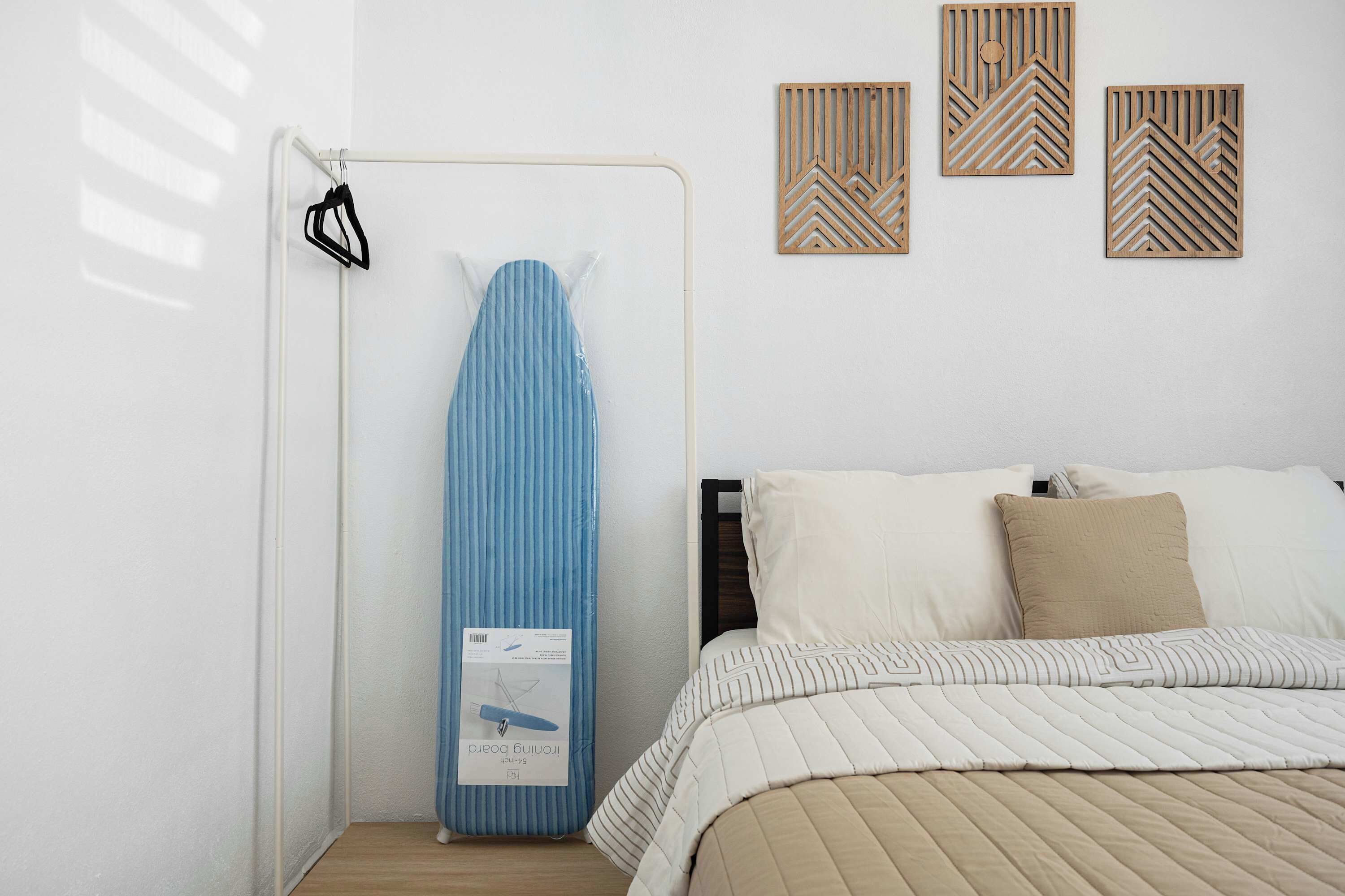 3 bedrooms, desk, iron/ironing board, travel crib