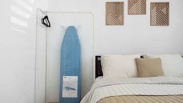 3 bedrooms, desk, iron/ironing board, travel crib