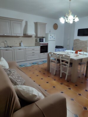 Interior - Holiday Home 'La Perla Bianca' with Sea View, Balcony, and Air Conditioning (Lu Bagnu)