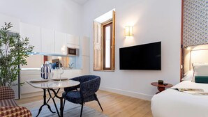 Unclassified image, 2 of 14, button - Genteel Home Antonio de Marchena 002 (Seville)