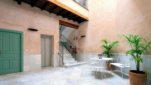 Unclassified image, 5 of 14, button - Genteel Home Antonio de Marchena 002 (Seville)