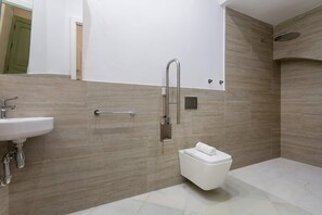 Bathroom - Genteel Home Padre Marchena 13 002 (Seville)