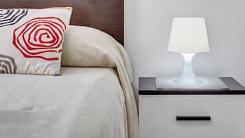 Iron/ironing board, bed sheets