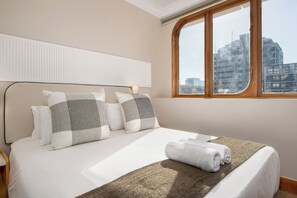 1 habitación, tabla de planchar con plancha, wifi gratis y ropa de cama 
