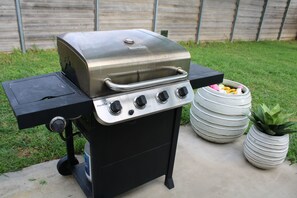 Property grounds - Home away from Home - Grill, Patio, Near Lake, Shops & Entertainment, The Colony (The Colony)