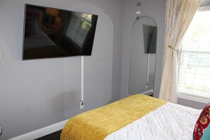 Room - Home away from Home - Grill, Patio, Near Lake, Shops & Entertainment, The Colony (The Colony)