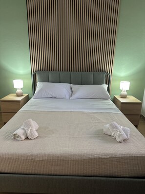 Iron/ironing board, WiFi, bed sheets - Cozy apartment 5 minutes from the port of Palermo (Palermo)