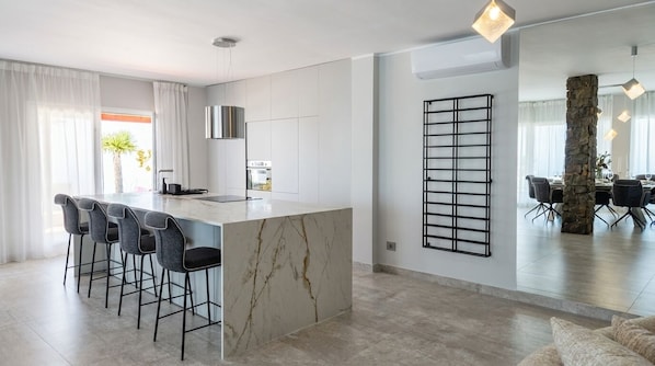 Villa Confort, vista al océano | Cocina privada
