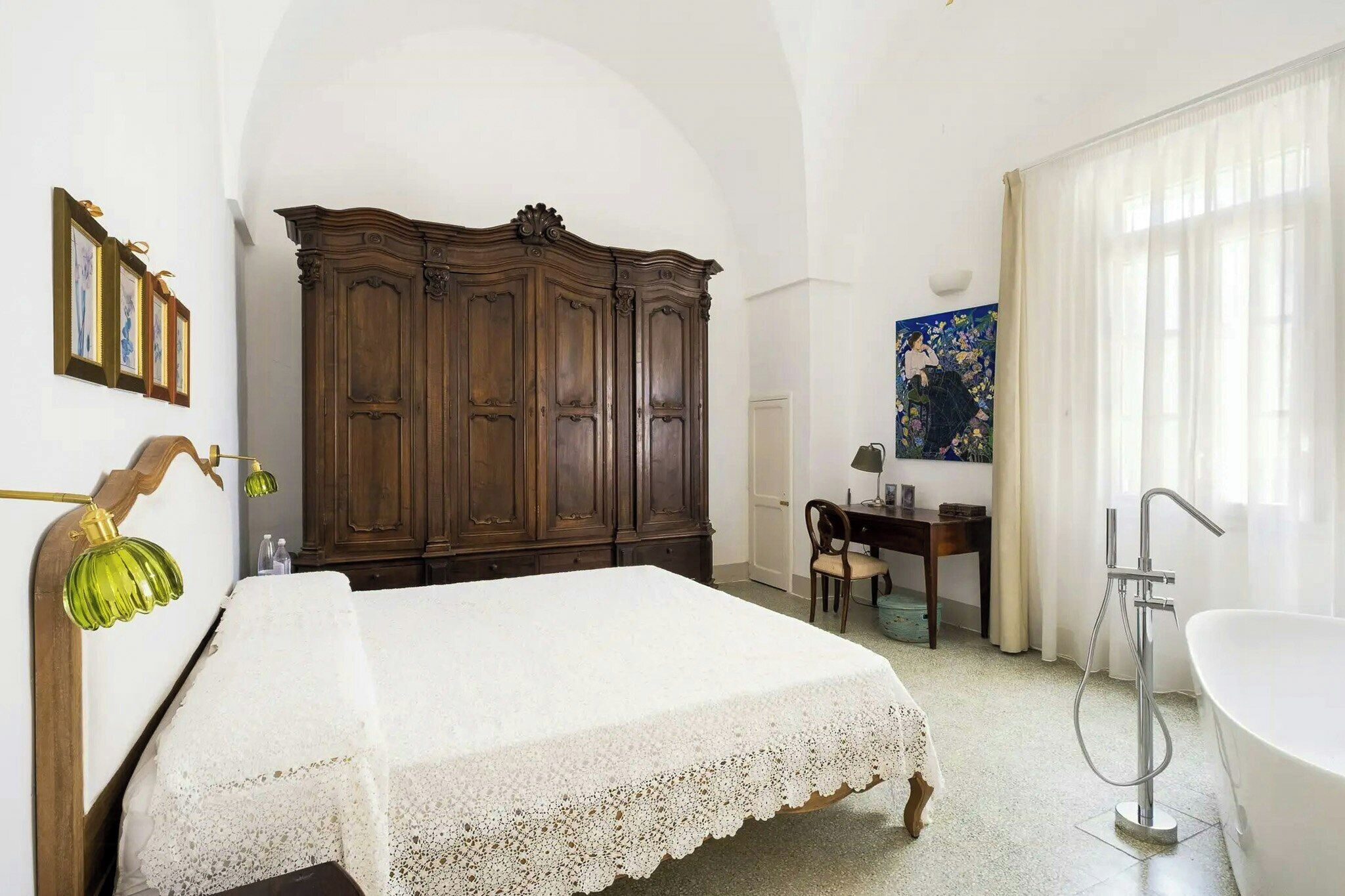 4 camere, una scrivania, Wi-Fi gratuito