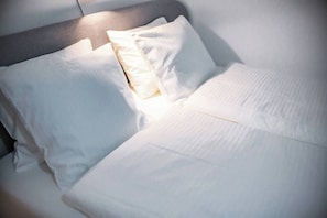 1 chambre, bureau, Wi-Fi gratuit, draps fournis
