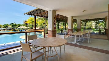 Basic-Apartment | Speisen im Freien