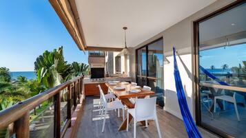 Basic Apartment | Outdoor dining