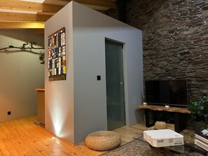 Familien-Ferienhaus, Terrasse, Poolblick | Badezimmer | Haartrockner, Seife, Shampoo, Toilettenpapier