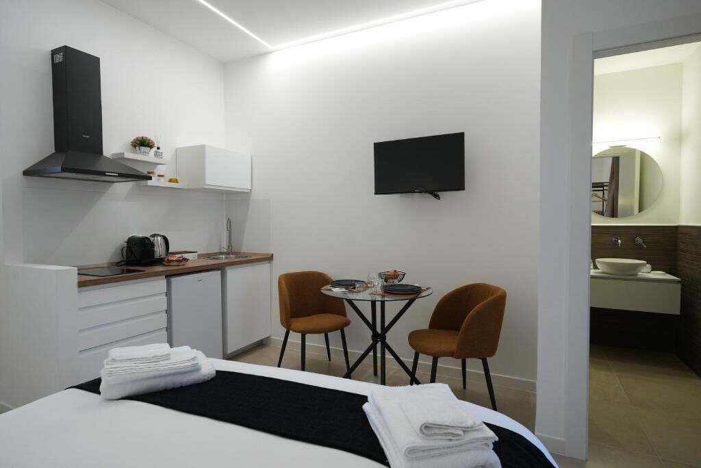 Soundproofing, WiFi (free)