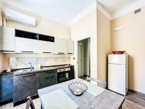 Coffee/tea maker, fridge, oven, stovetop - Civico Uno - Taranto (Taranto)