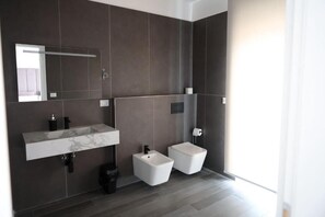Shower, free toiletries, hair dryer, towels - AIRPORT BARI GREY (bari)