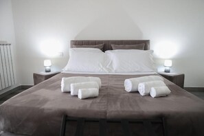 Triple Room, Balcony, Sea View | WiFi (free) - AIRPORT BARI GREY (bari)