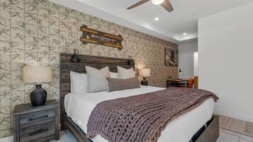 2 bedrooms, desk, iron/ironing board, WiFi