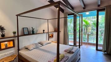 Villa | Desk, laptop workspace, WiFi (free)