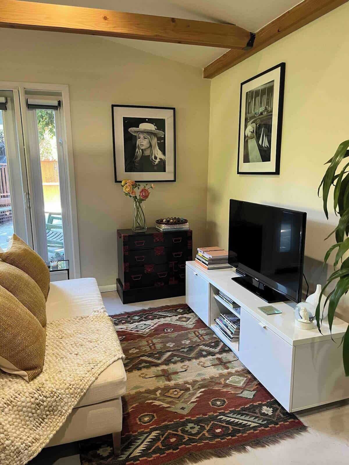 TV, offices