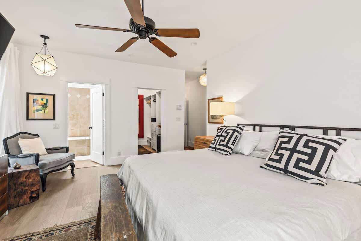 3 bedrooms, desk, iron/ironing board, WiFi