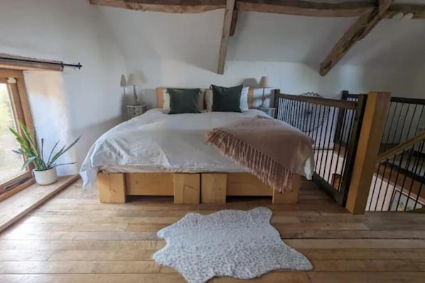 1 habitación, tabla de planchar con plancha, wifi gratis y ropa de cama