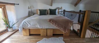 1 Bed Barn - Sleeps 2 - Pool - Garden - Bbq