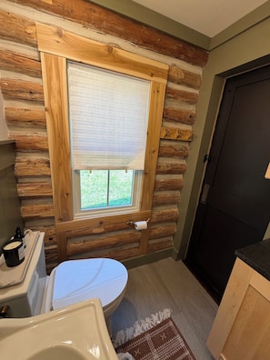 Dusche, Haartrockner, Bidet, Handtücher