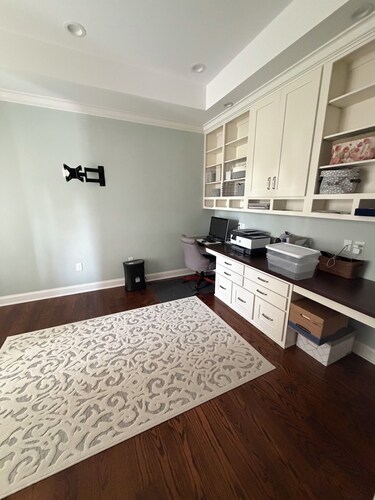 Tranquil luxurious 4-bedroom home on a scenic 2.5 ace lot, min. from Penn State.