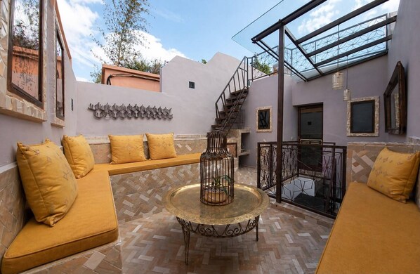 Terrace/patio - Riad Zafrana | Heart of the Medina | Private Plunge Pool (Marrakech)
