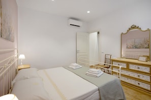 WiFi, bed sheets - Holiday Home 'Appartamento 1' with Shared Garden, Wi-Fi and Air Conditioning (Montiano)