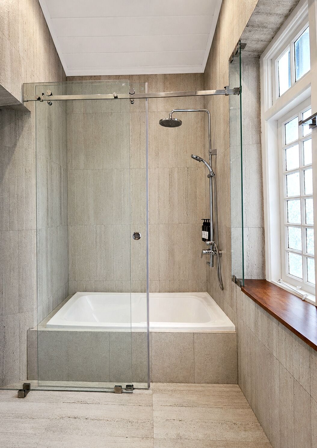 Habitación Deluxe doble | Baño | Zapatillas