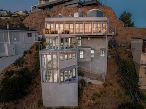 Exterior - Hollywood Hills Hideout by Harborside Homes (Beverly Hills)