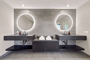 Shower, hair dryer, towels, soap - Hollywood Hills Hideout by Harborside Homes (Beverly Hills)