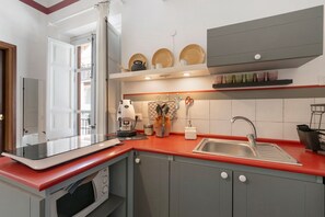 Uklassifisert bilde, 3 av 28, knapp