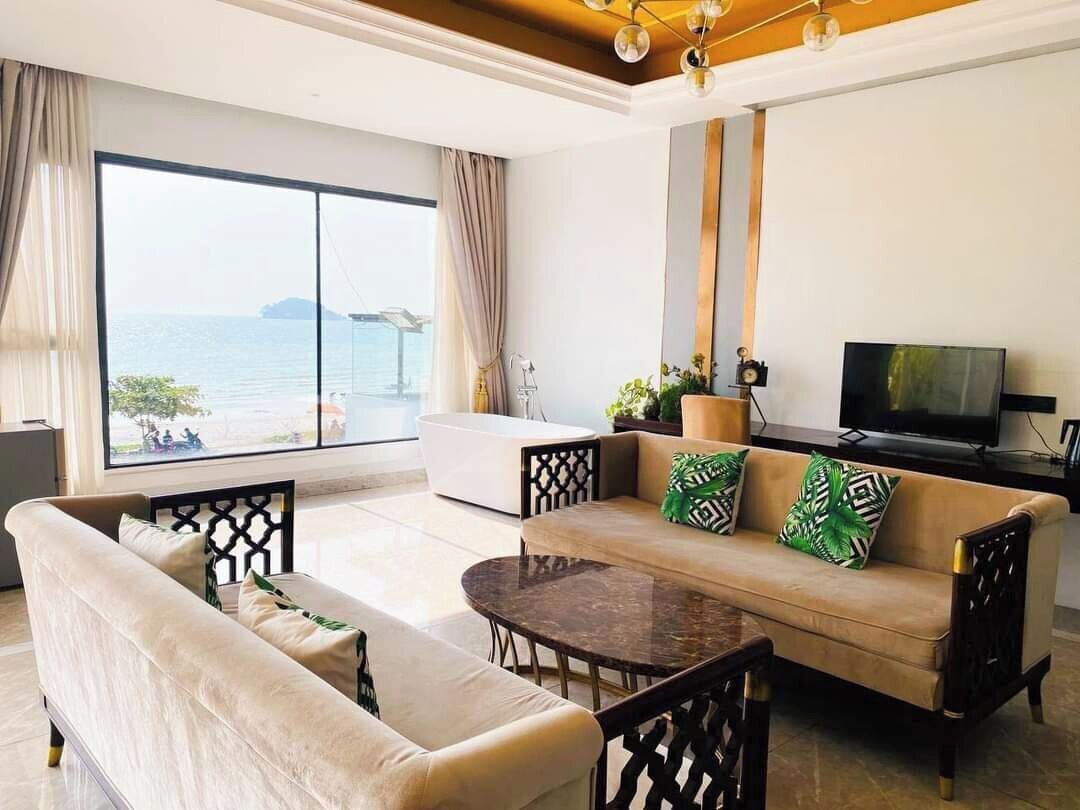 Quarto casal premier, vista para a praia | Cofres nos quartos, escrivaninha, espaço de trabalho para notebook