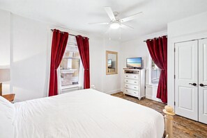Room - The Lookout - Large Deck, Baytowne Wharf Village View (Miramar Beach)